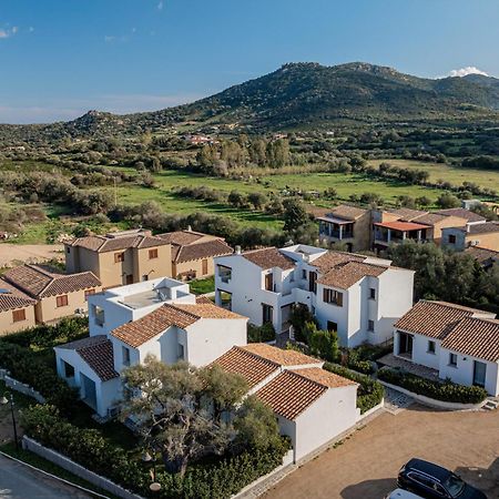 Отель Residenza L'Alzoni Сан-Теодоро Экстерьер фото