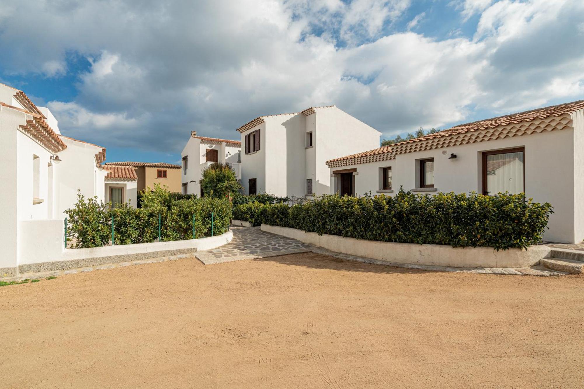 Отель Residenza L'Alzoni Сан-Теодоро Экстерьер фото