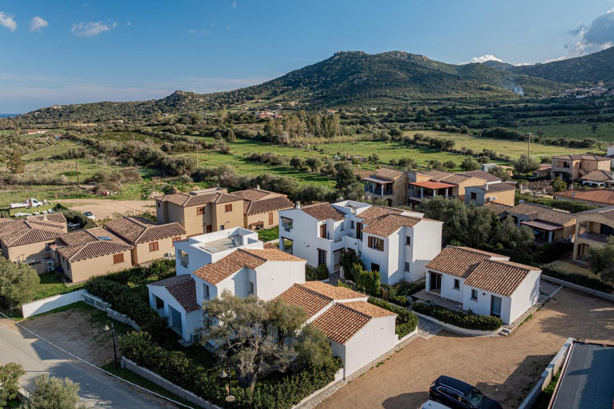 Отель Residenza L'Alzoni Сан-Теодоро Экстерьер фото